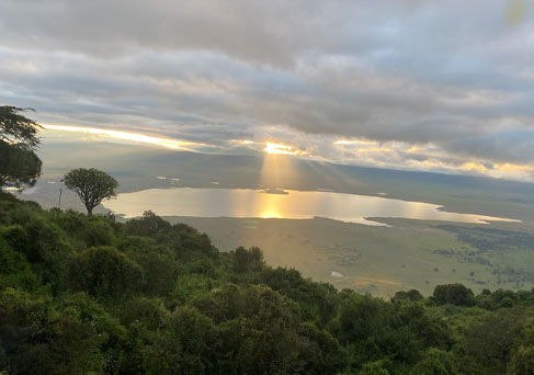 ngorongoro-crater-lake